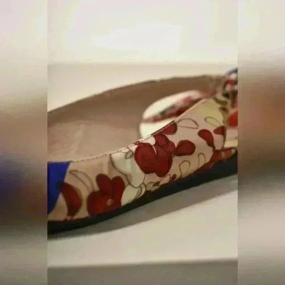 CARVEN Beige Red Multi Pointed Nylon Slingback  Floral Riviera Flat 7.5US Italy - Picture 3 of 6